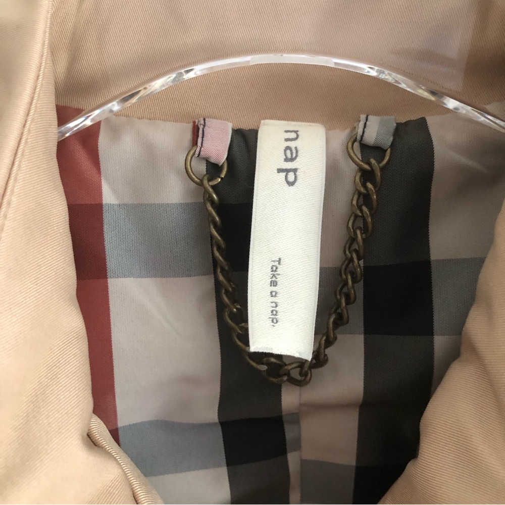 Classic Tan Trench Coat for Women - Picture 4 of 14